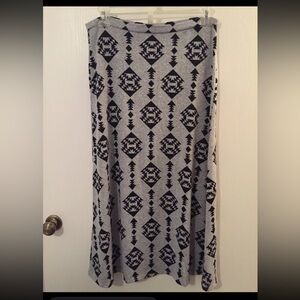 Gray & Black Geometric Juniors Maxi Skirt Size L